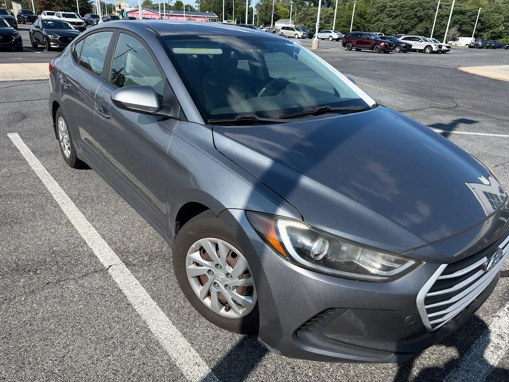 Used 2017 Hyundai Elantra SE Sedan
