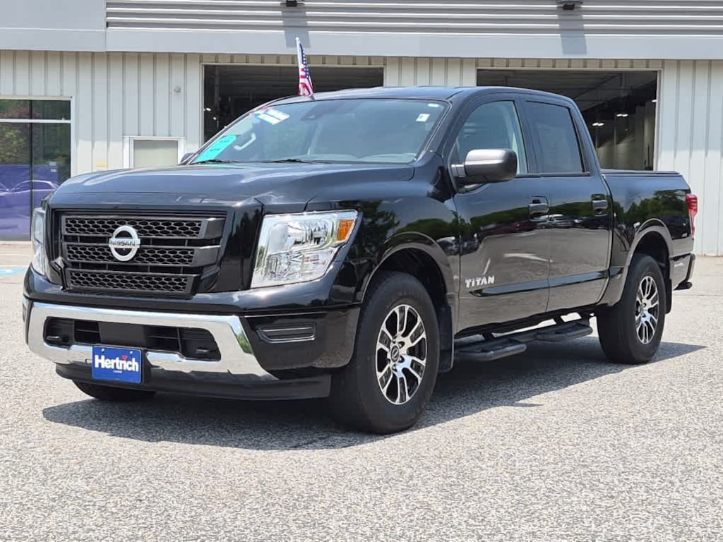 Used 2023 Nissan Titan SV Truck Crew Cab