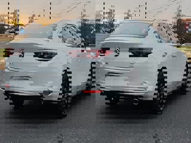 2025 Mazda Mazda3 2.5 Select Sport photo 3