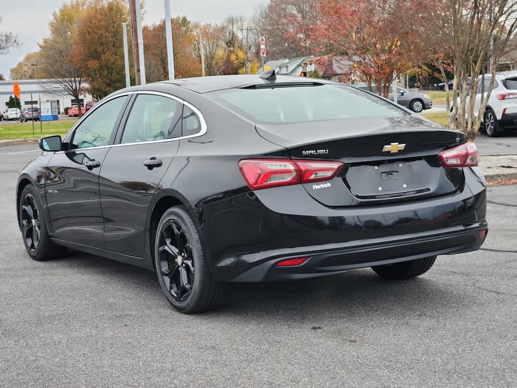 2021 Chevrolet Malibu 1LT photo 2