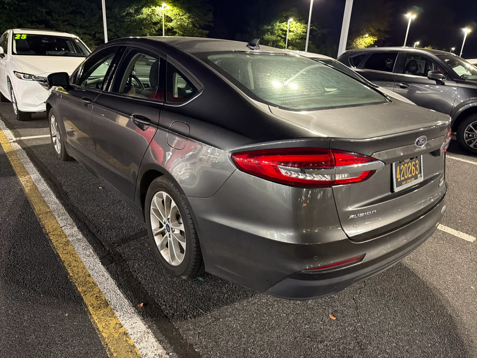 2019 Ford Fusion SE photo 4