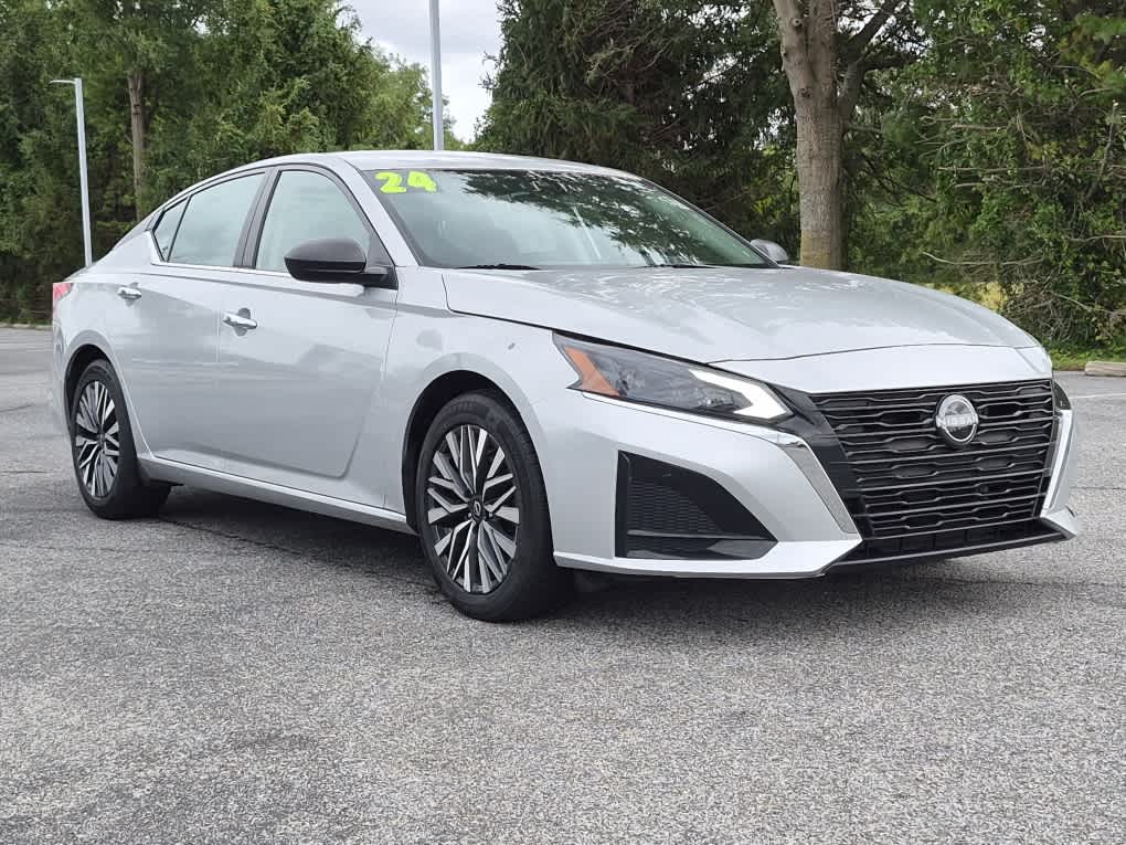 Used 2024 Nissan Altima 2.5 SV Sedan