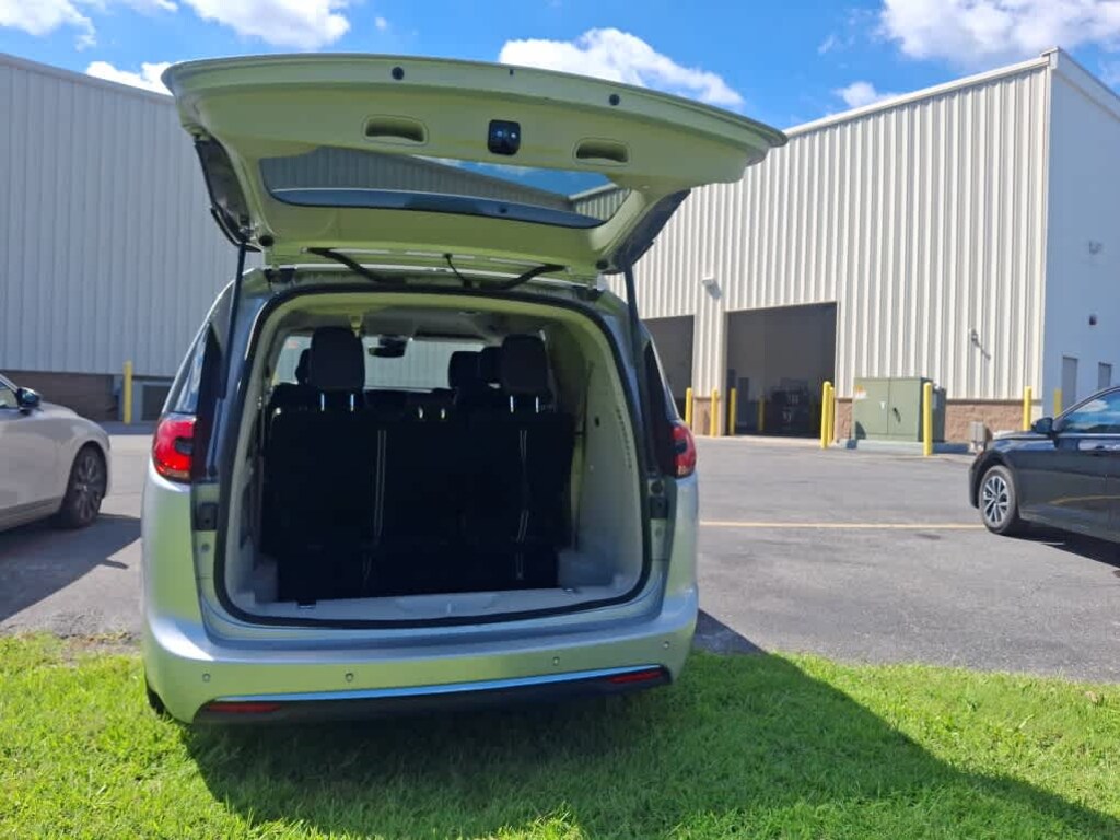 Used 2024 Chrysler Pacifica Touring L Van Passenger Van