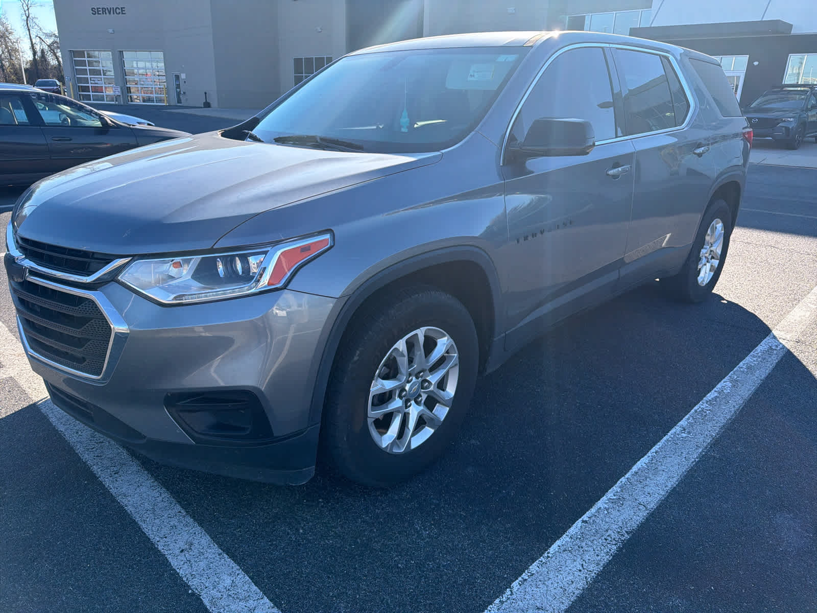 2020 Chevrolet Traverse 1LS photo 3