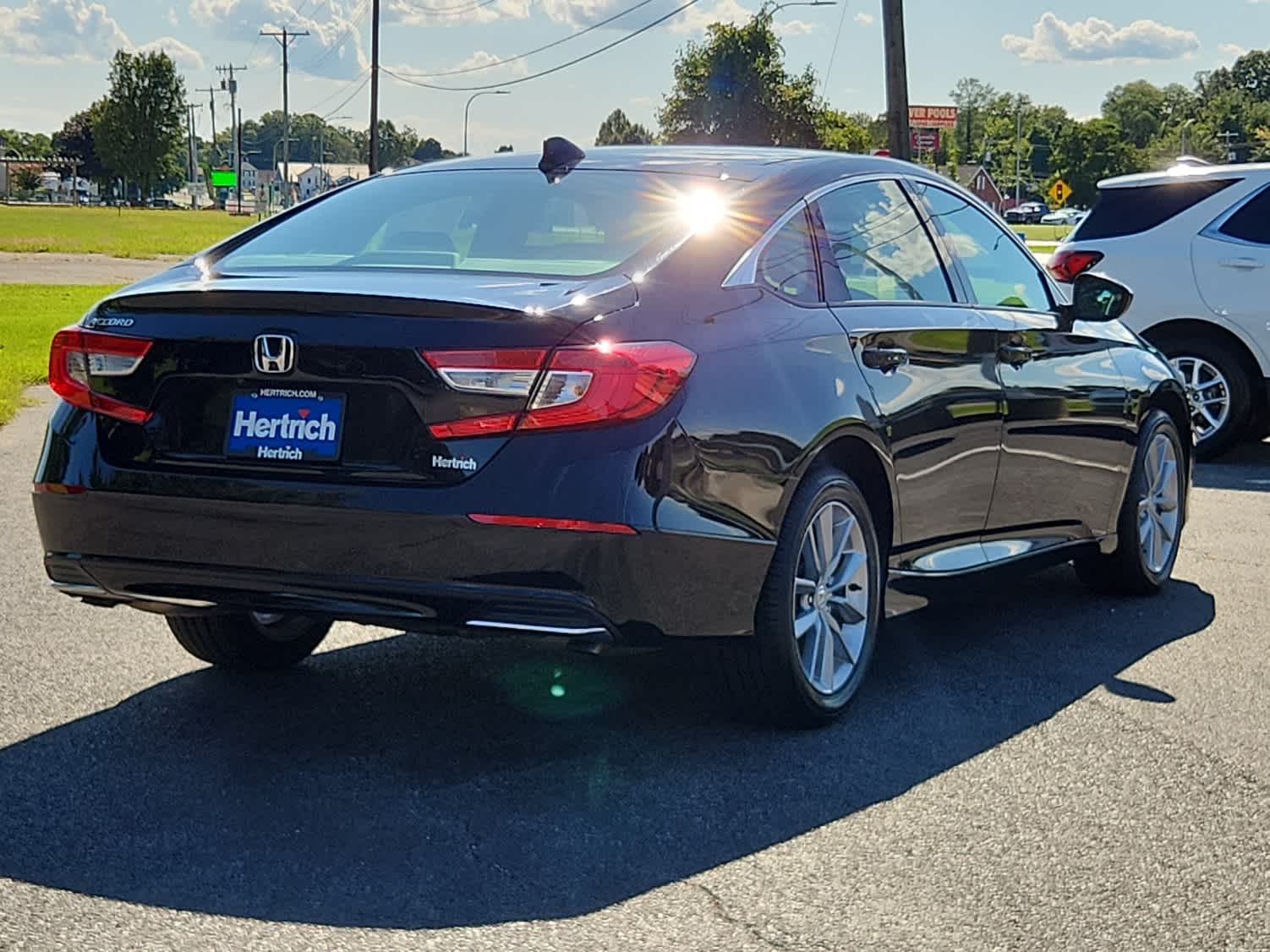 2021 Honda Accord LX 1.5T photo 2