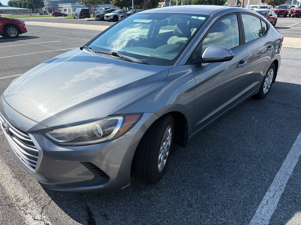 Used 2017 Hyundai Elantra SE Sedan