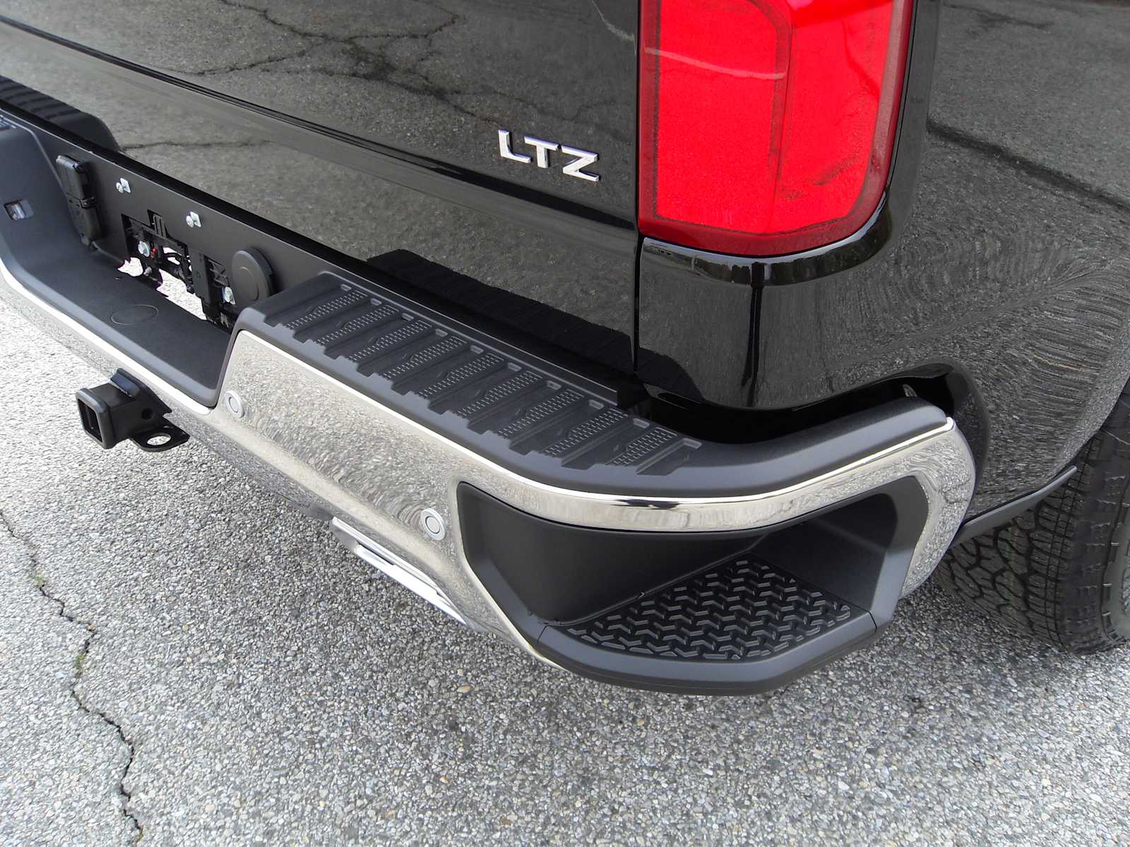 2026 Chevrolet Silverado 1500 LTZ - Photo 12