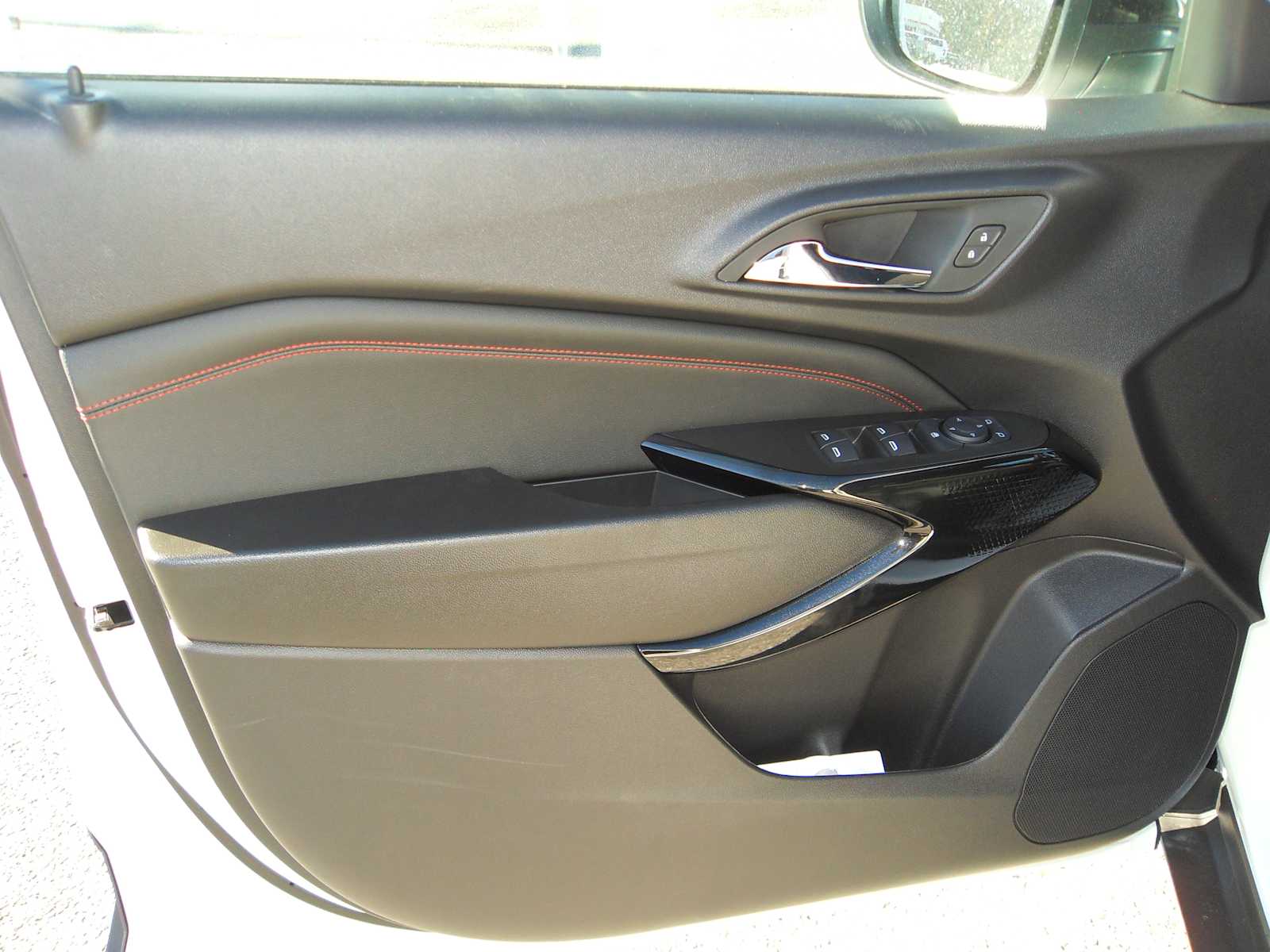 2026 Chevrolet Trax RS - Photo 18