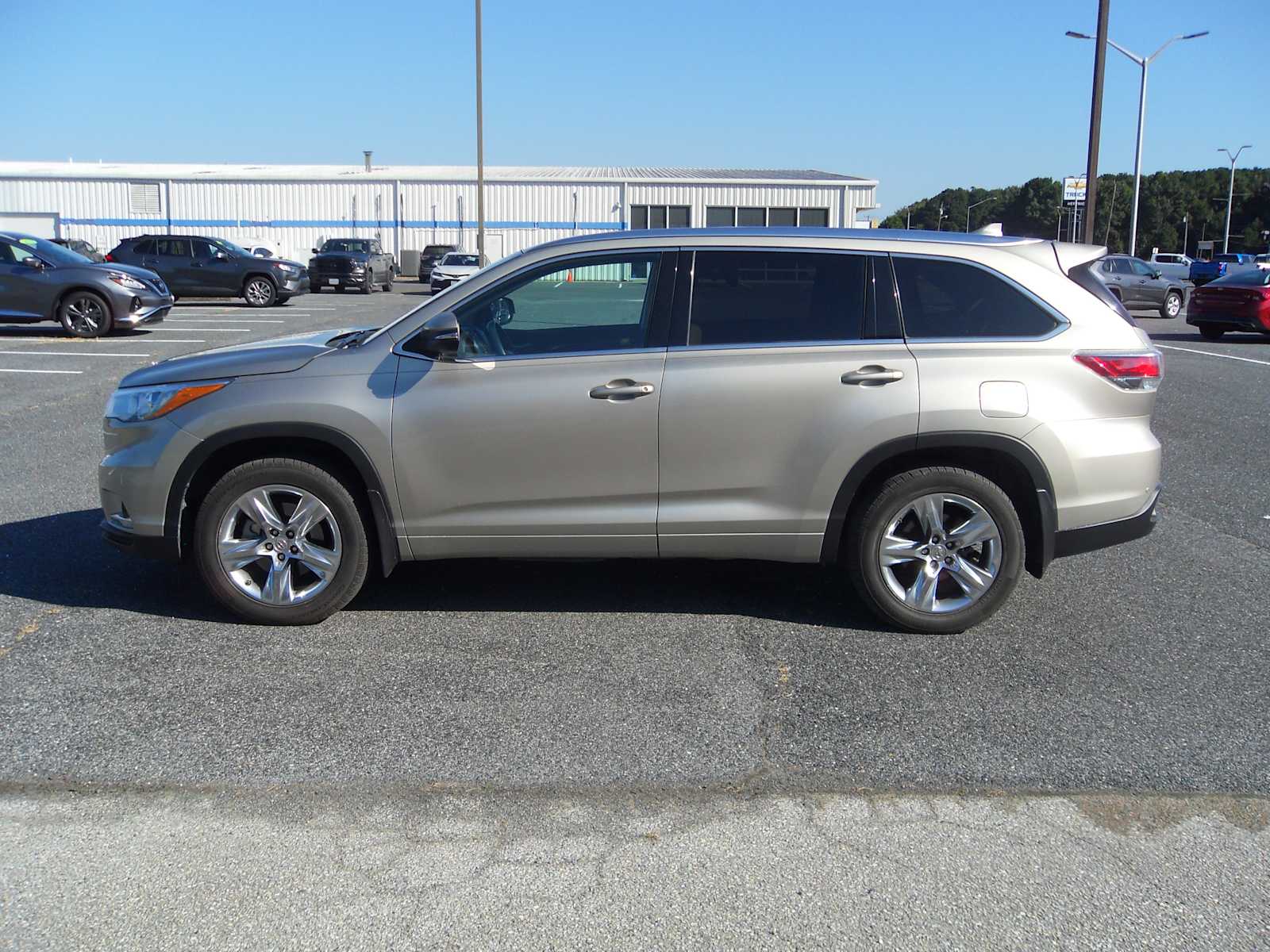 Used 2014 Toyota Highlander Limited with VIN 5TDDKRFH3ES008983 for sale in Pocomoke City, MD