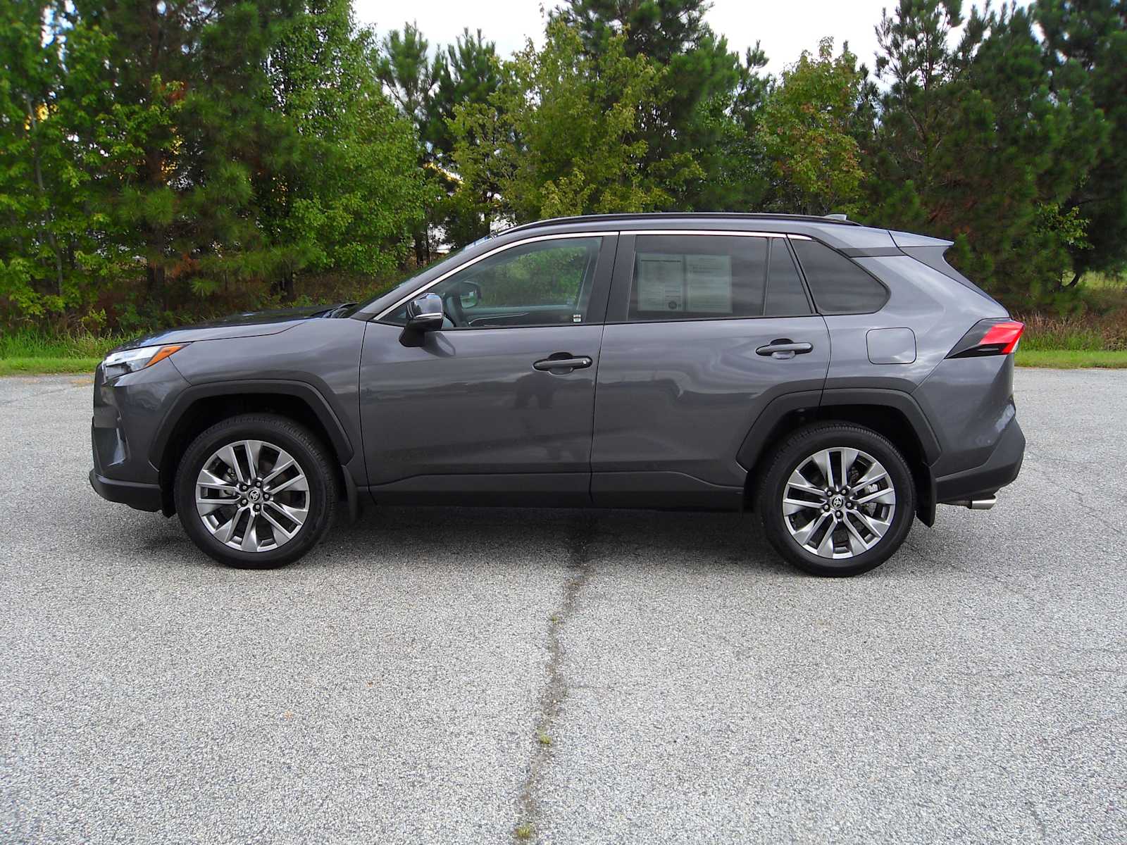 2024 Toyota RAV4 XLE Premium photo 2