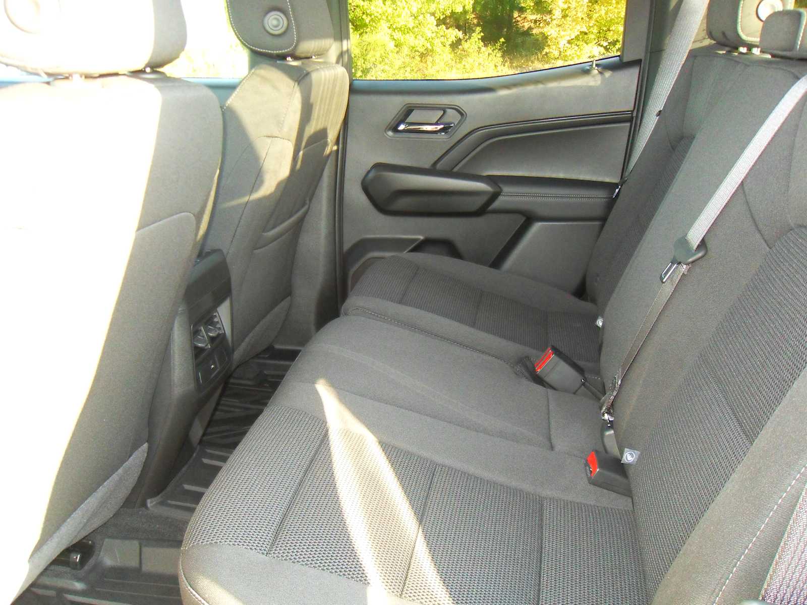 2026 Chevrolet Colorado LT - Photo 14