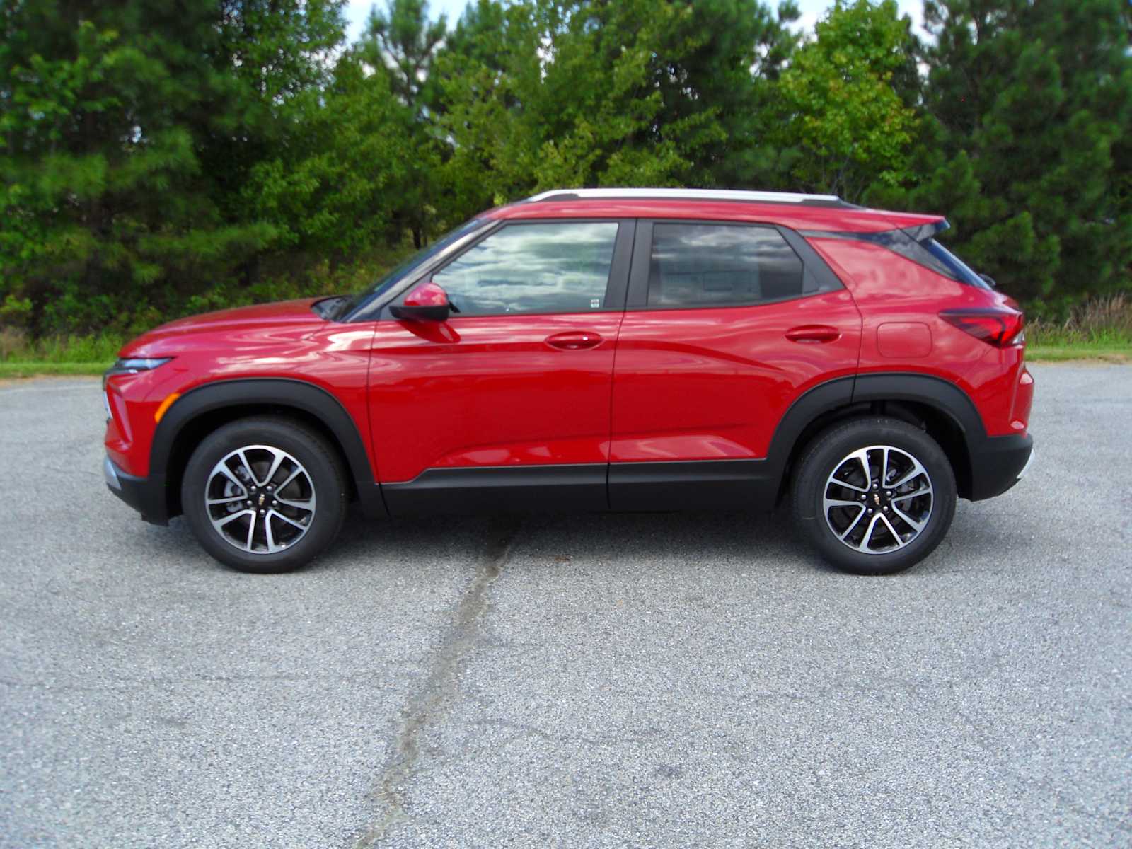 2026 Chevrolet Trailblazer LT photo 2