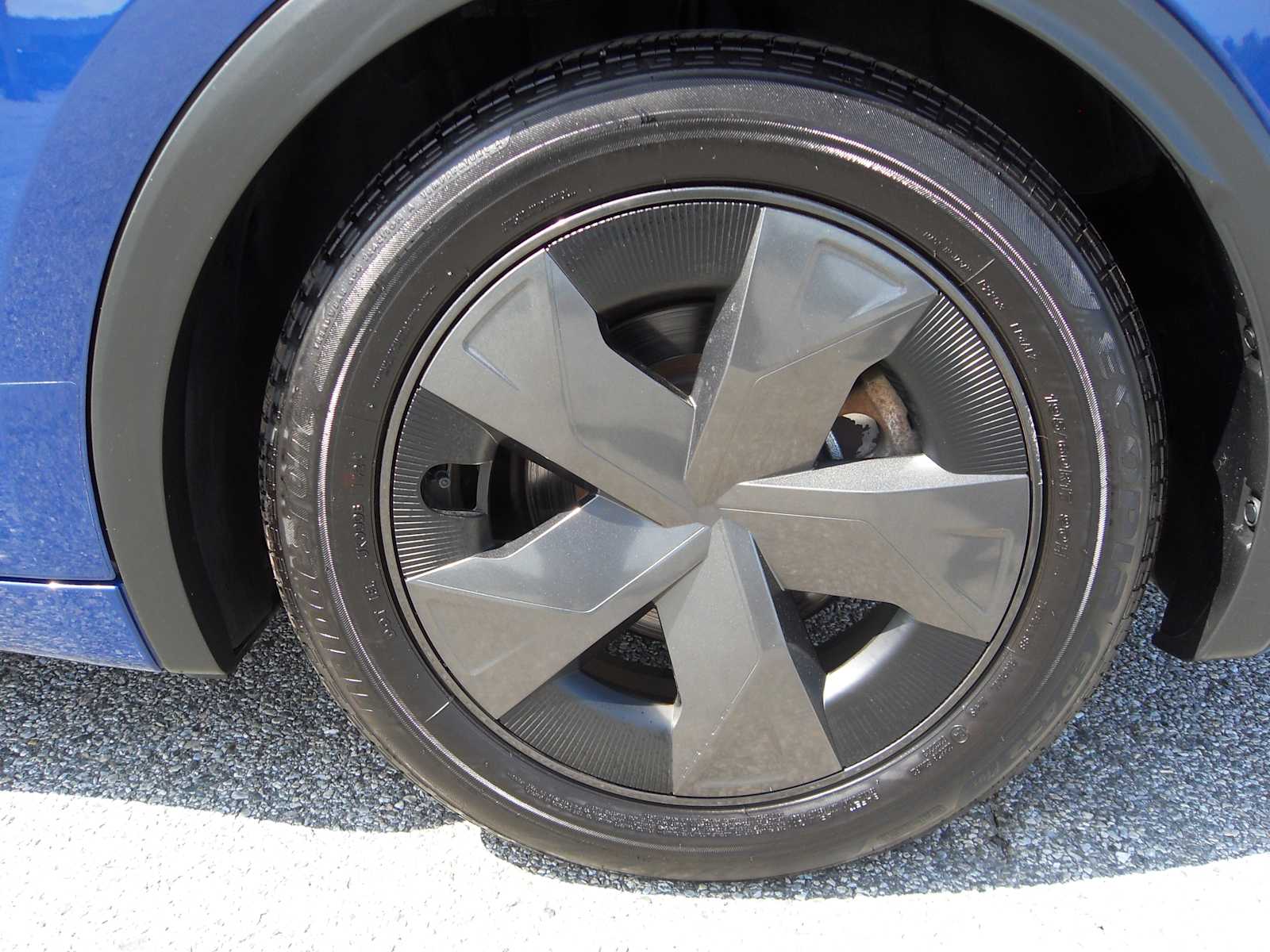 2023 Toyota Prius LE - Photo 11