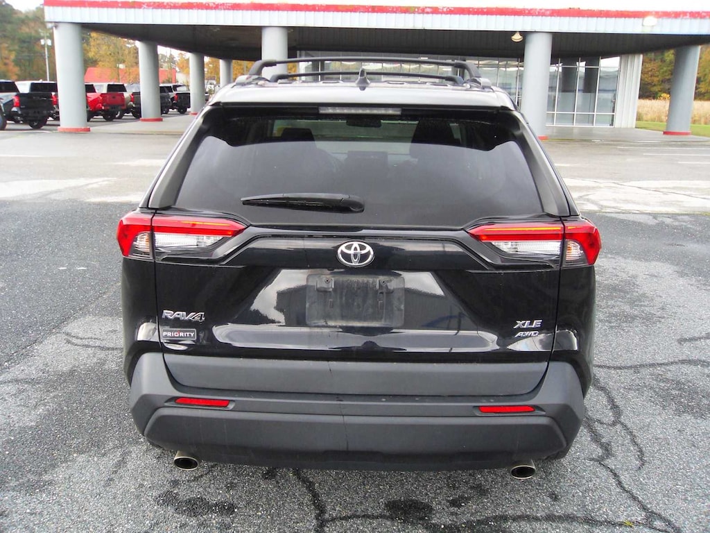 Used 2020 Toyota RAV4 XLE SUV