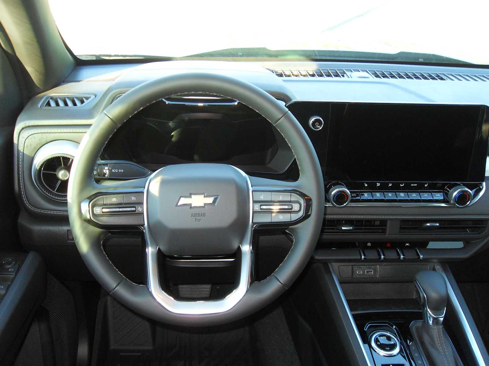 2026 Chevrolet Colorado LT - Photo 16