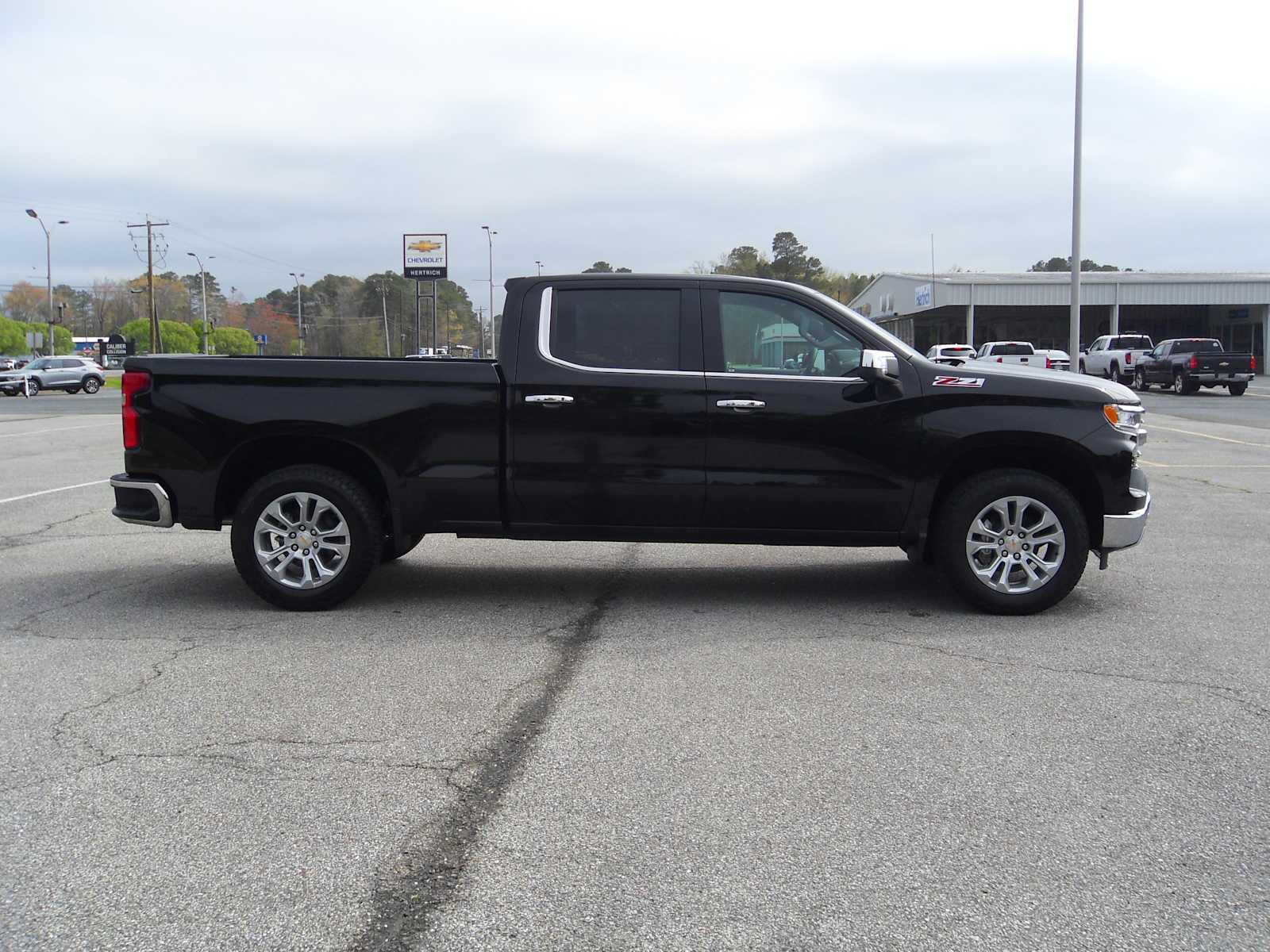 2026 Chevrolet Silverado 1500 LTZ - Photo 6