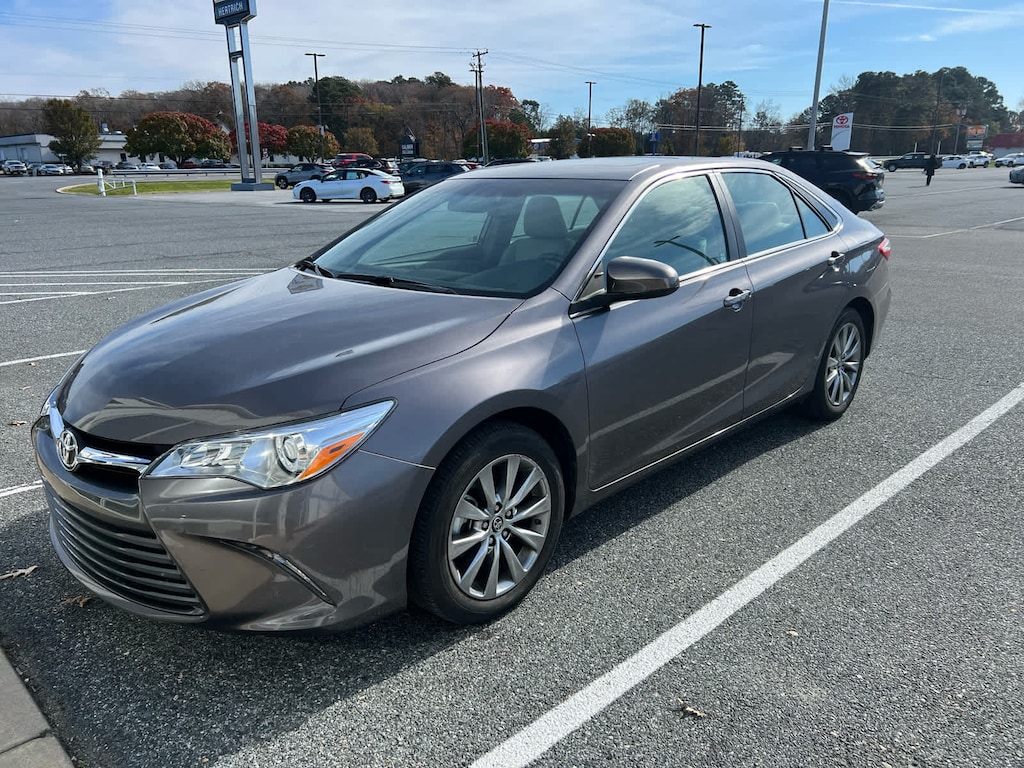 Used 2015 Toyota Camry XLE Sedan