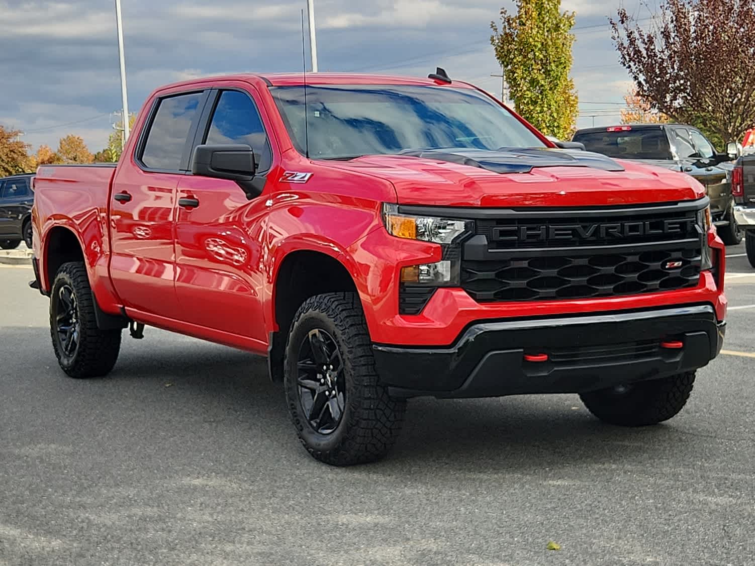 2024 Chevrolet Silverado 1500 Custom Trail Boss photo 2