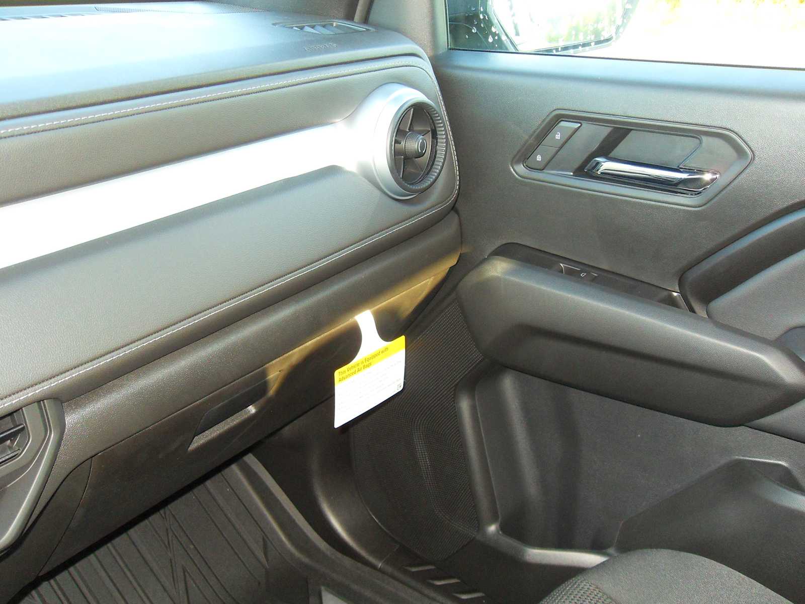 2026 Chevrolet Colorado LT - Photo 23