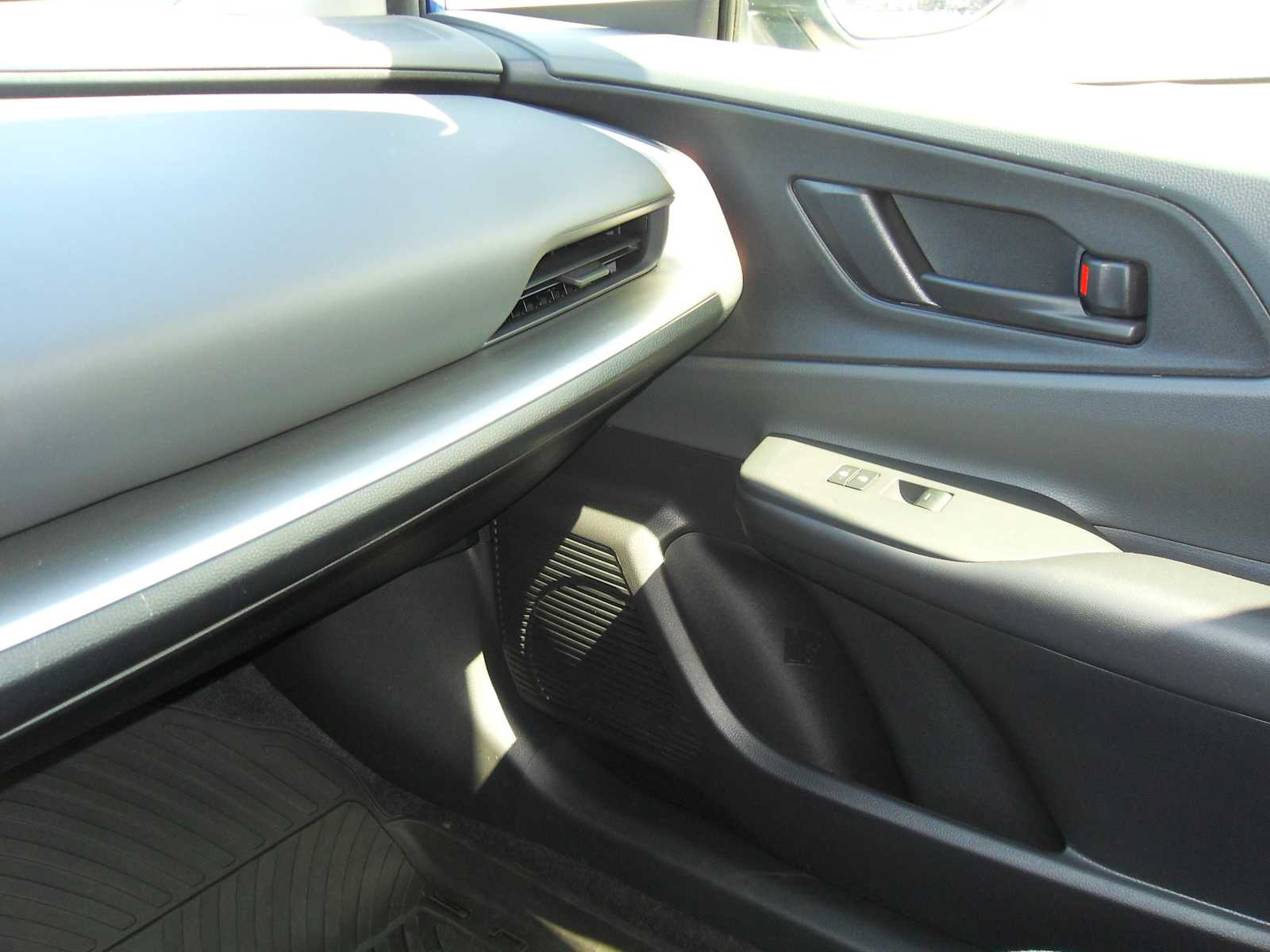2023 Toyota Prius LE - Photo 29
