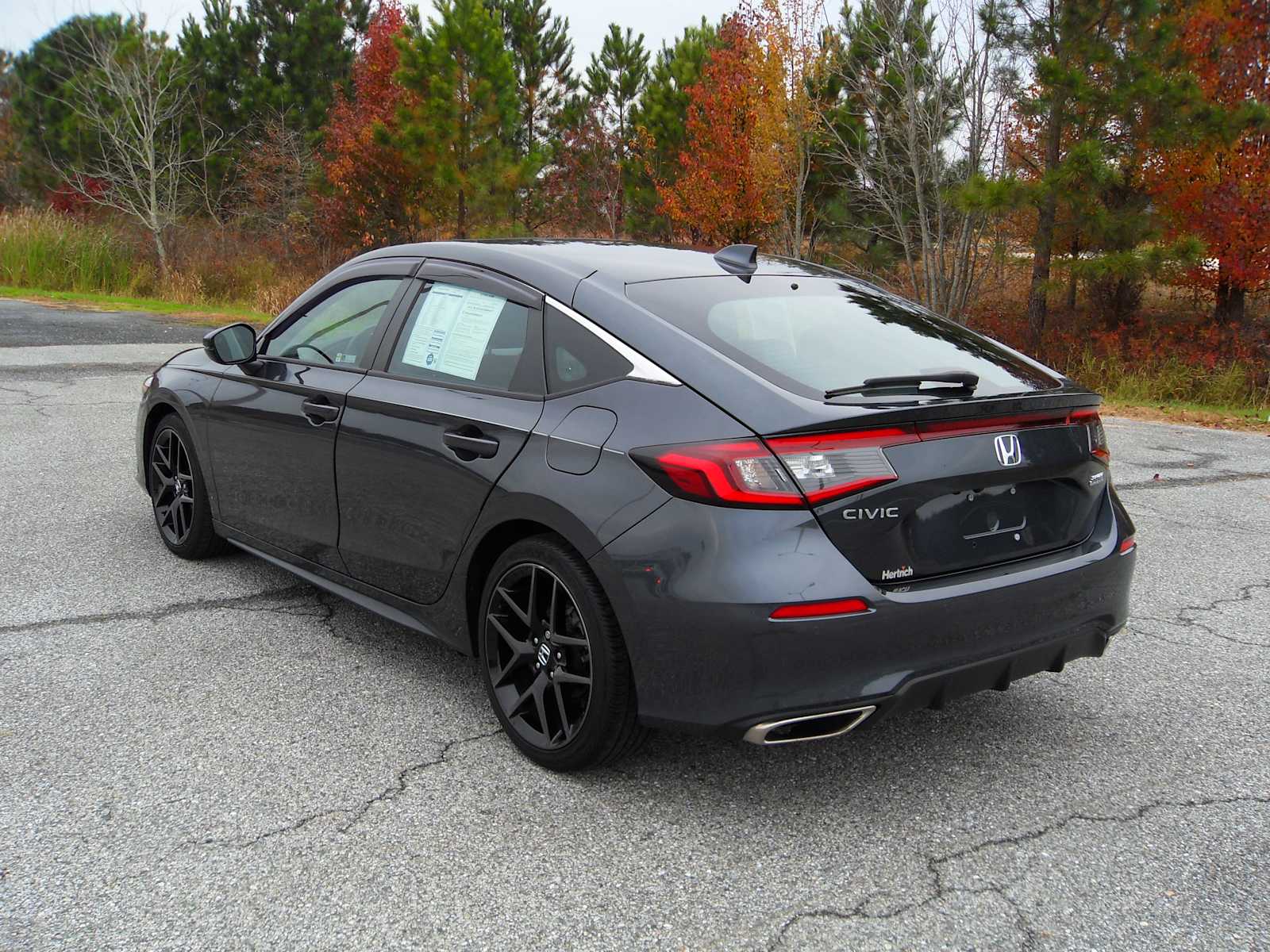 2024 Honda Civic Hatchback Sport Touring photo 3