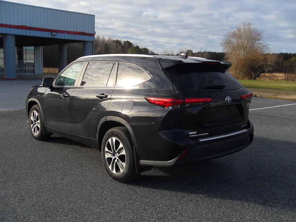 Used 2023 Toyota Highlander XLE SUV