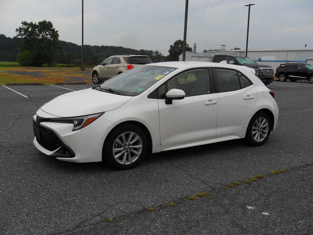 Used 2023 Toyota Corolla Hatchback SE Hatchback