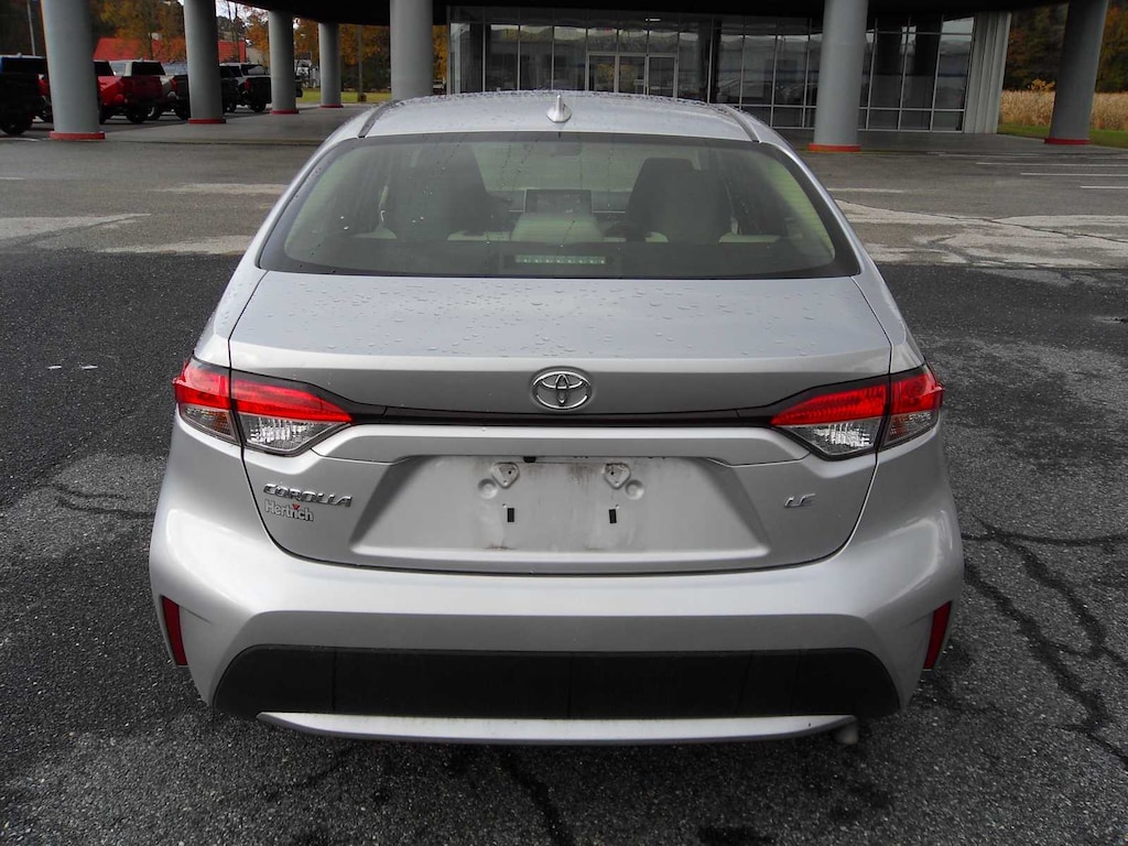 Used 2021 Toyota Corolla LE Sedan