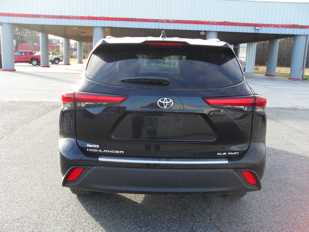 Used 2023 Toyota Highlander XLE SUV