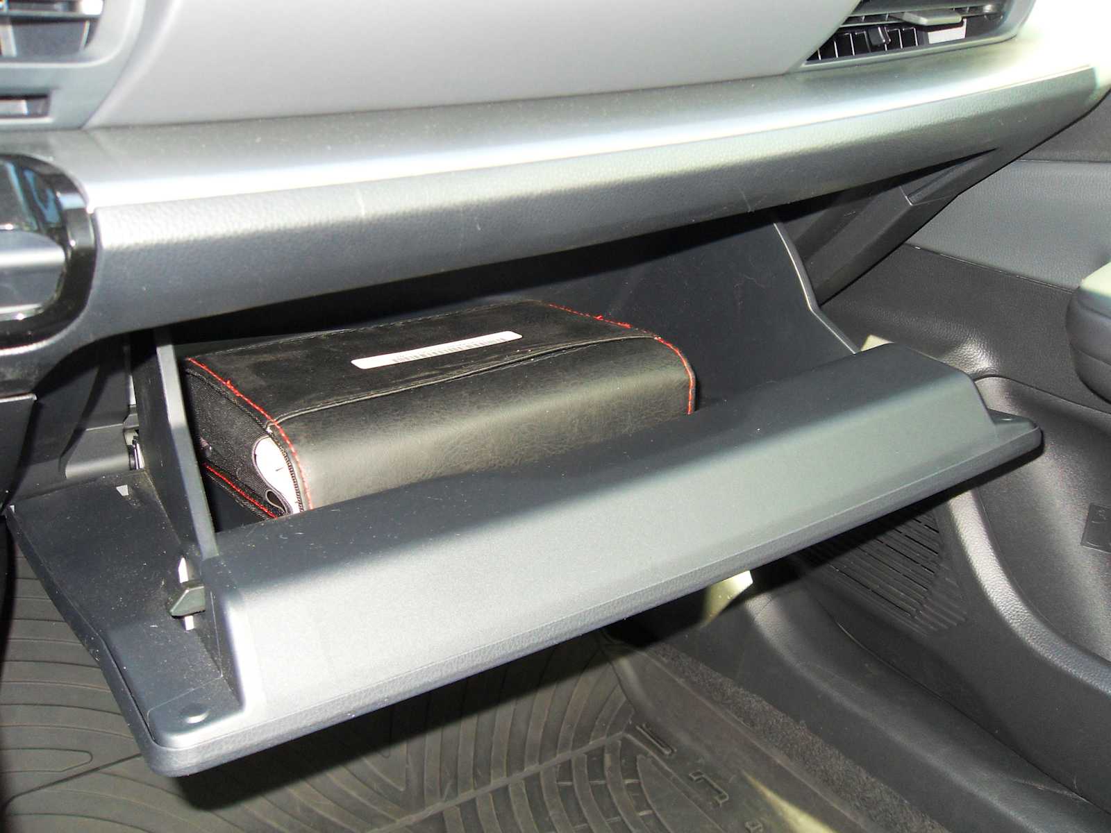 2023 Toyota Prius LE - Photo 30