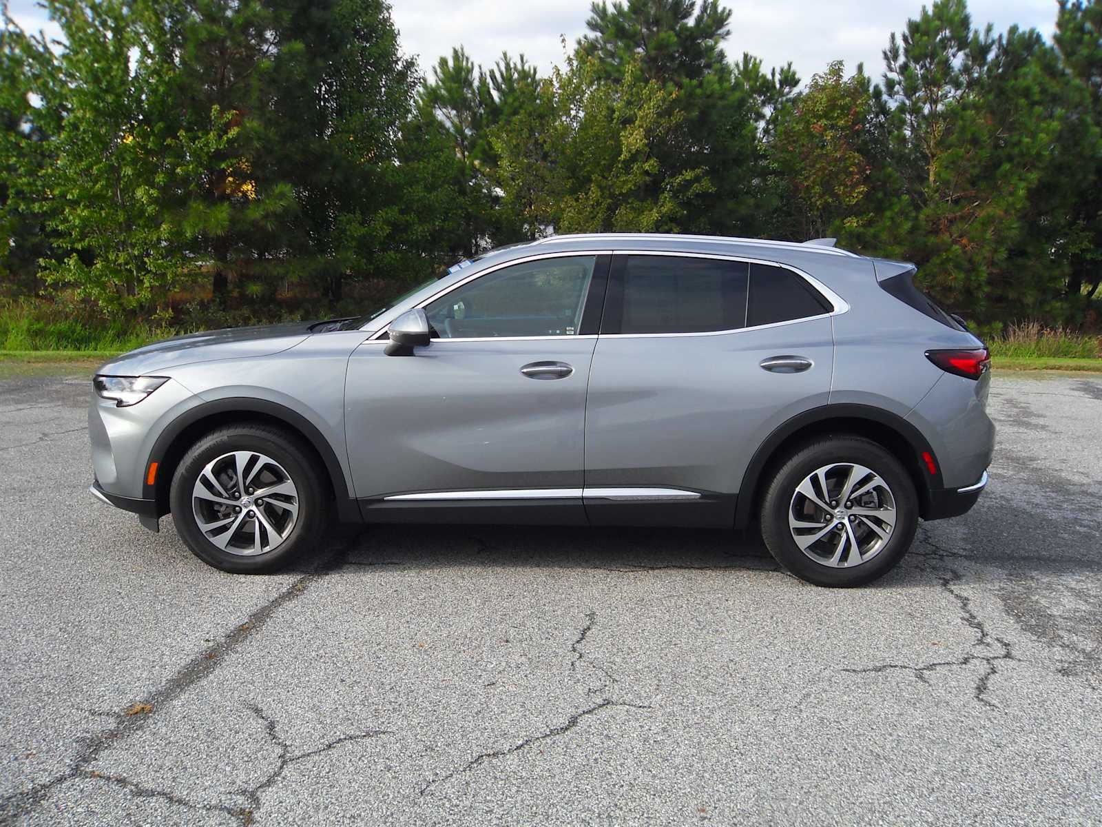 2023 Buick Envision Essence photo 2