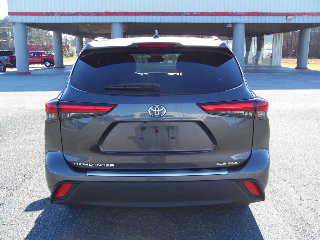 Used 2021 Toyota Highlander XLE SUV