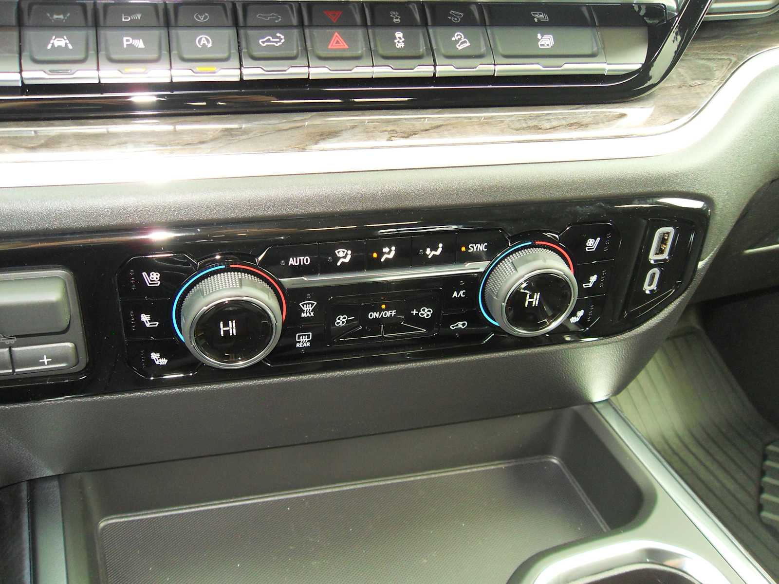 2026 Chevrolet Silverado 1500 LTZ - Photo 30