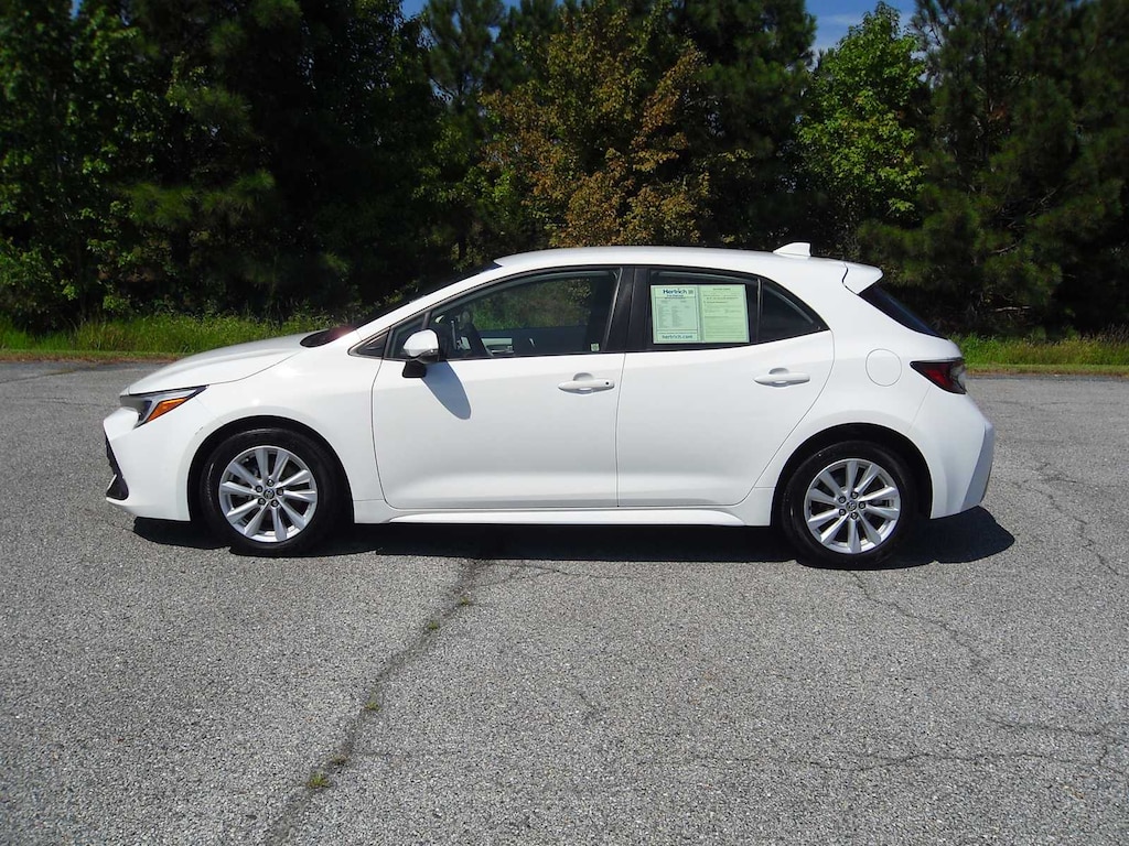 Used 2023 Toyota Corolla Hatchback SE Hatchback