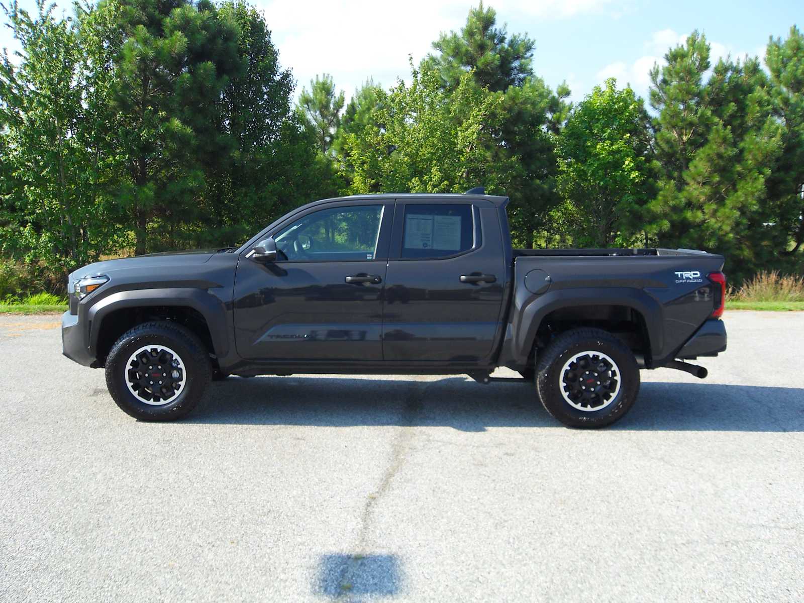 2025 Toyota Tacoma TRD Double Cab photo 2
