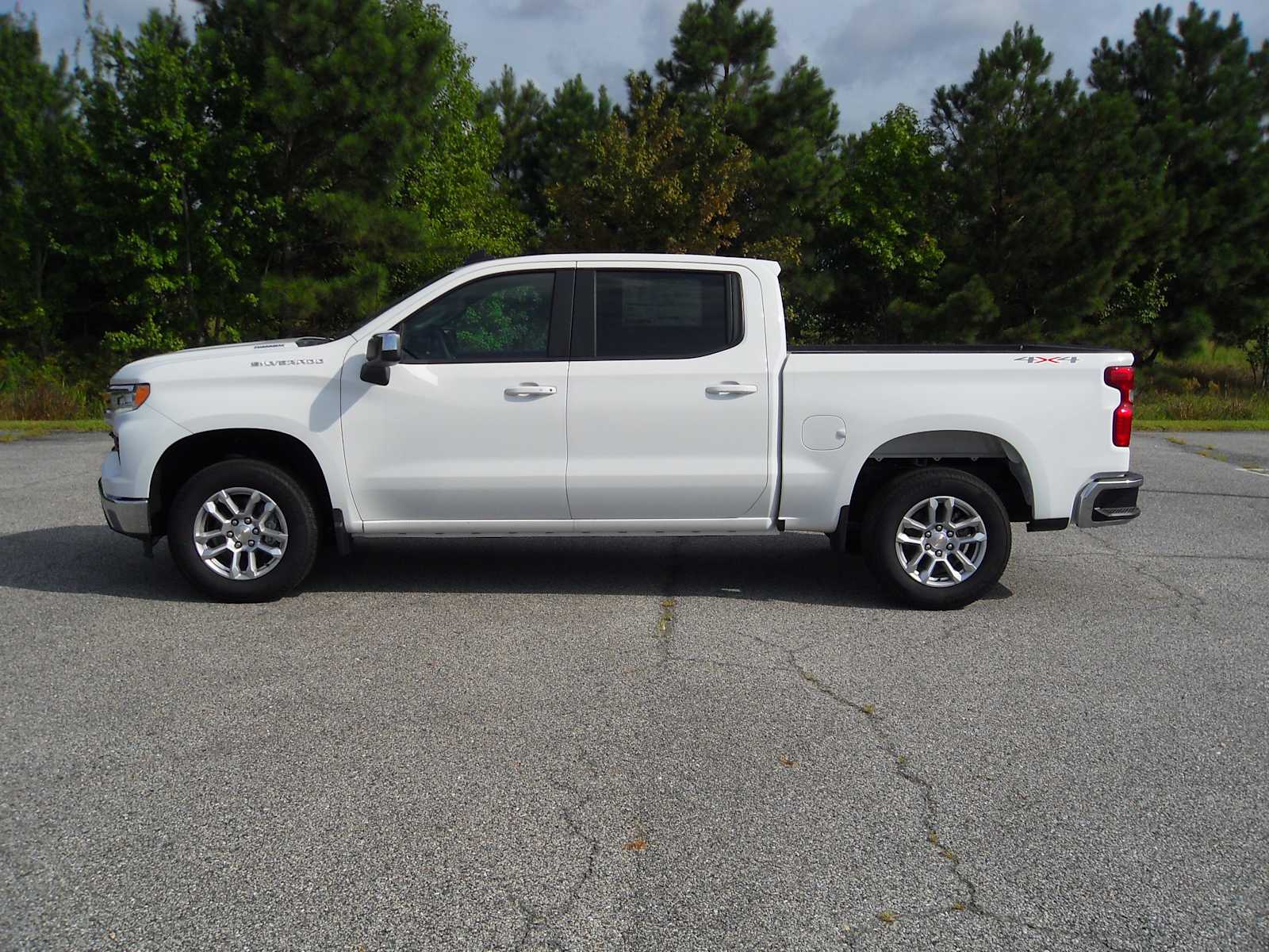 2026 Chevrolet Silverado 1500 LT - Photo 2