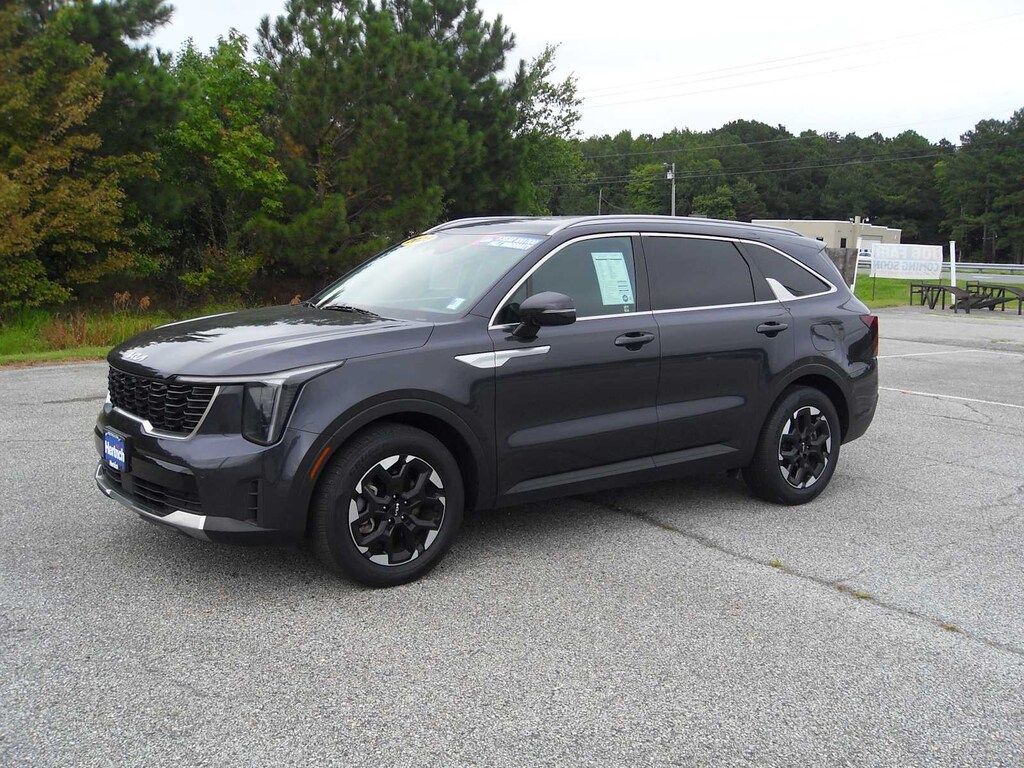 Used 2025 Kia Sorento S SUV