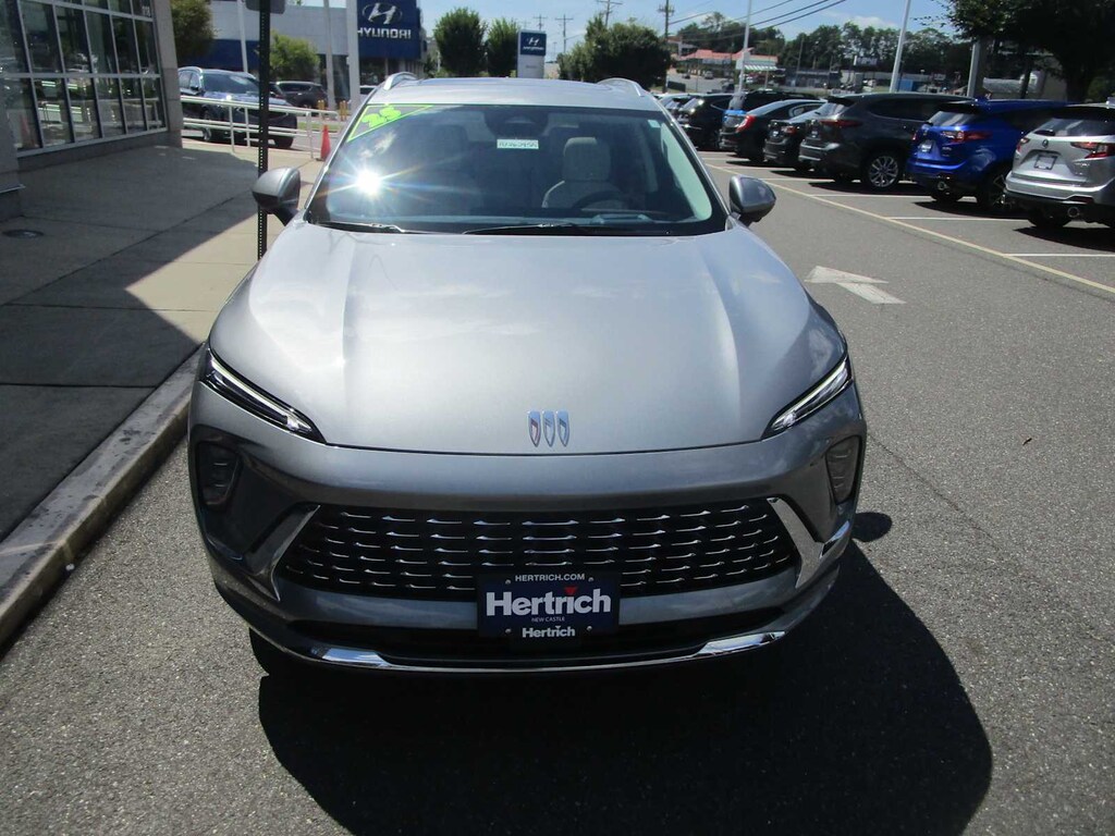 Used 2025 Buick Envision Avenir SUV
