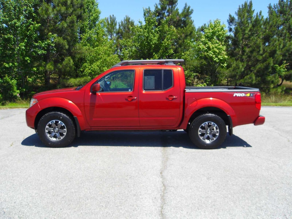Used 2016 Nissan Frontier PRO-4X 4WD Crew Cab SWB Auto Truck Crew Cab