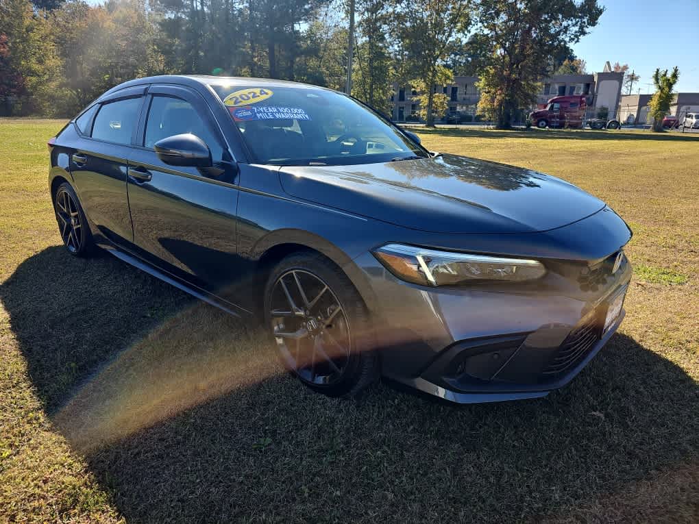 2024 Honda Civic Hatchback Sport Touring photo 3