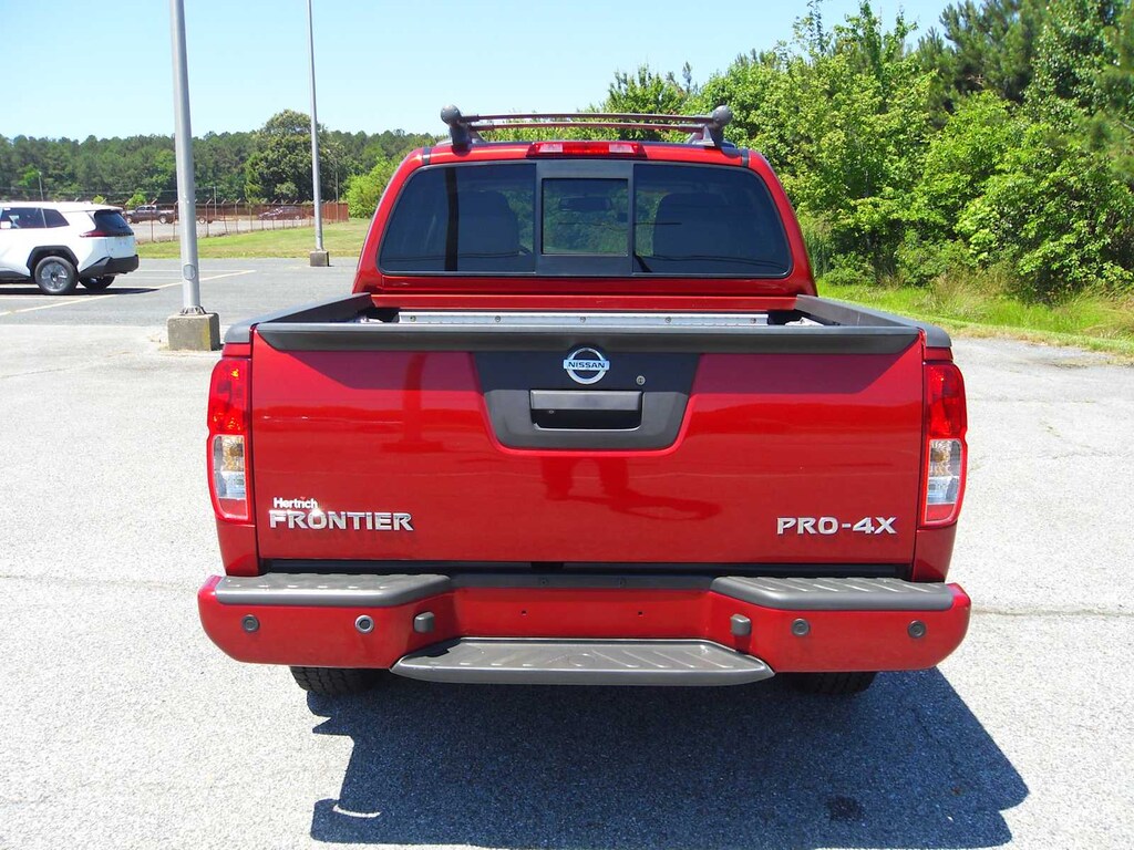 Used 2016 Nissan Frontier PRO-4X 4WD Crew Cab SWB Auto Truck Crew Cab