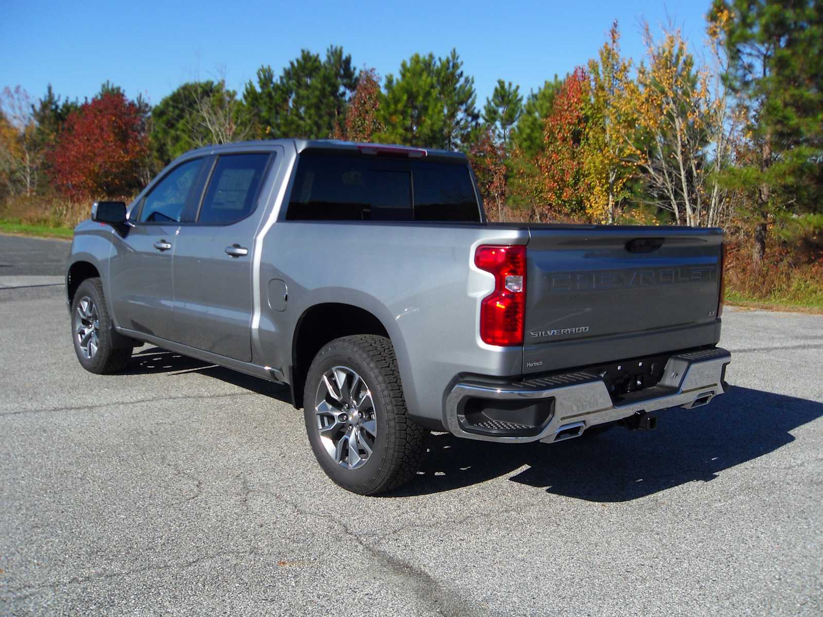 2026 Chevrolet Silverado 1500 LT photo 3
