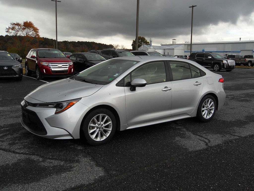 Used 2021 Toyota Corolla LE Sedan