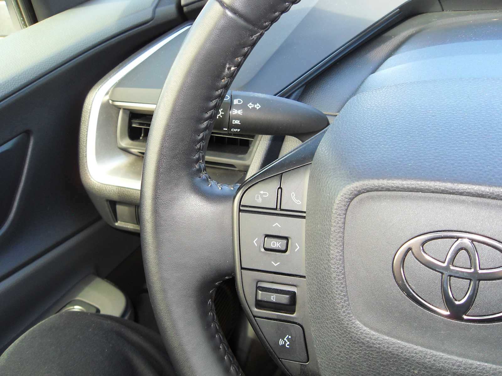 2023 Toyota Prius LE - Photo 42