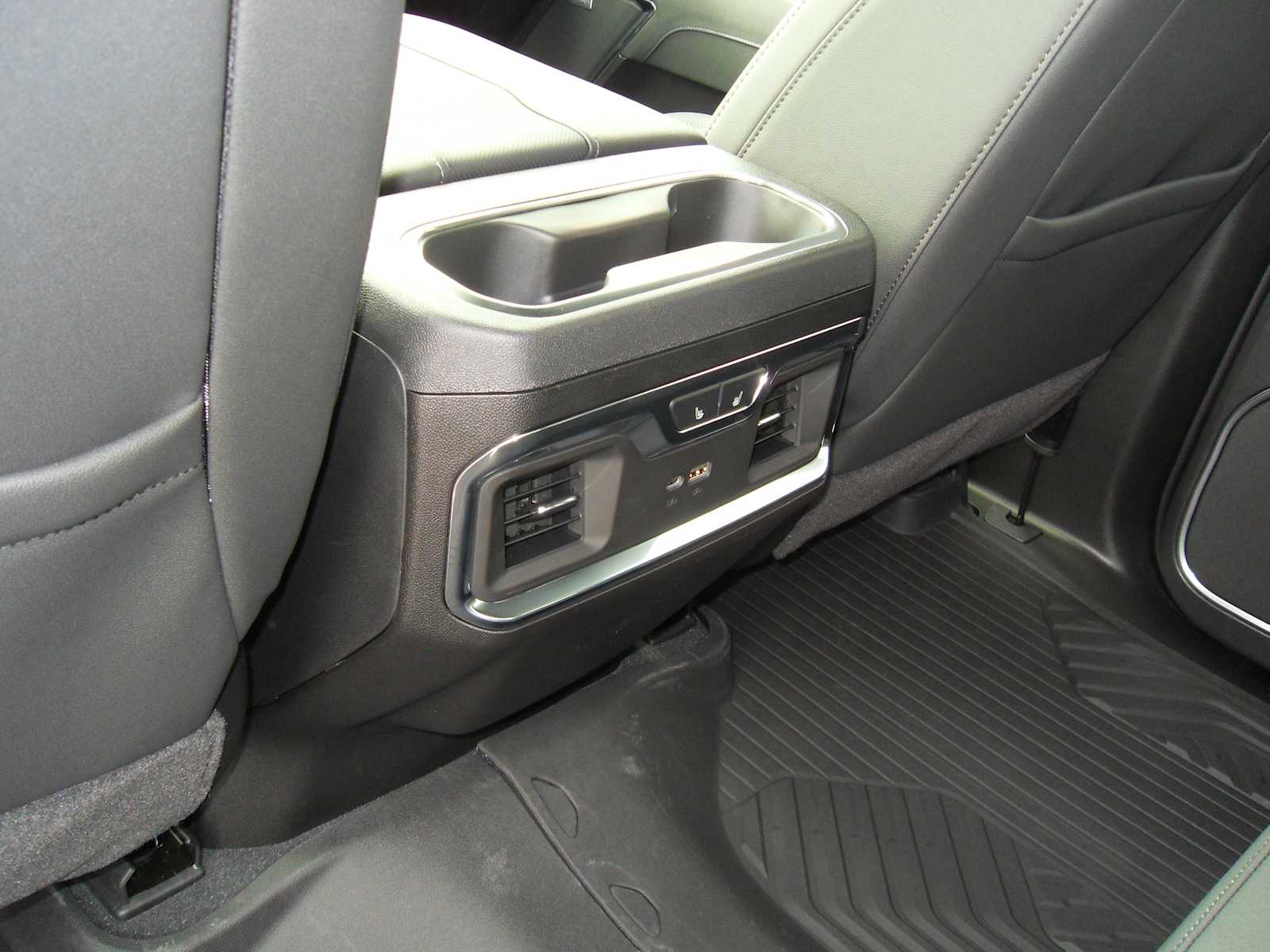 2026 Chevrolet Silverado 1500 LTZ - Photo 18