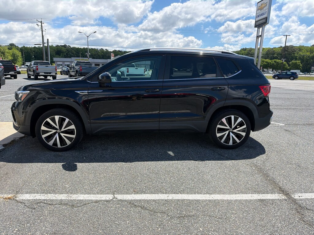 Used 2022 Volkswagen Taos SE SUV