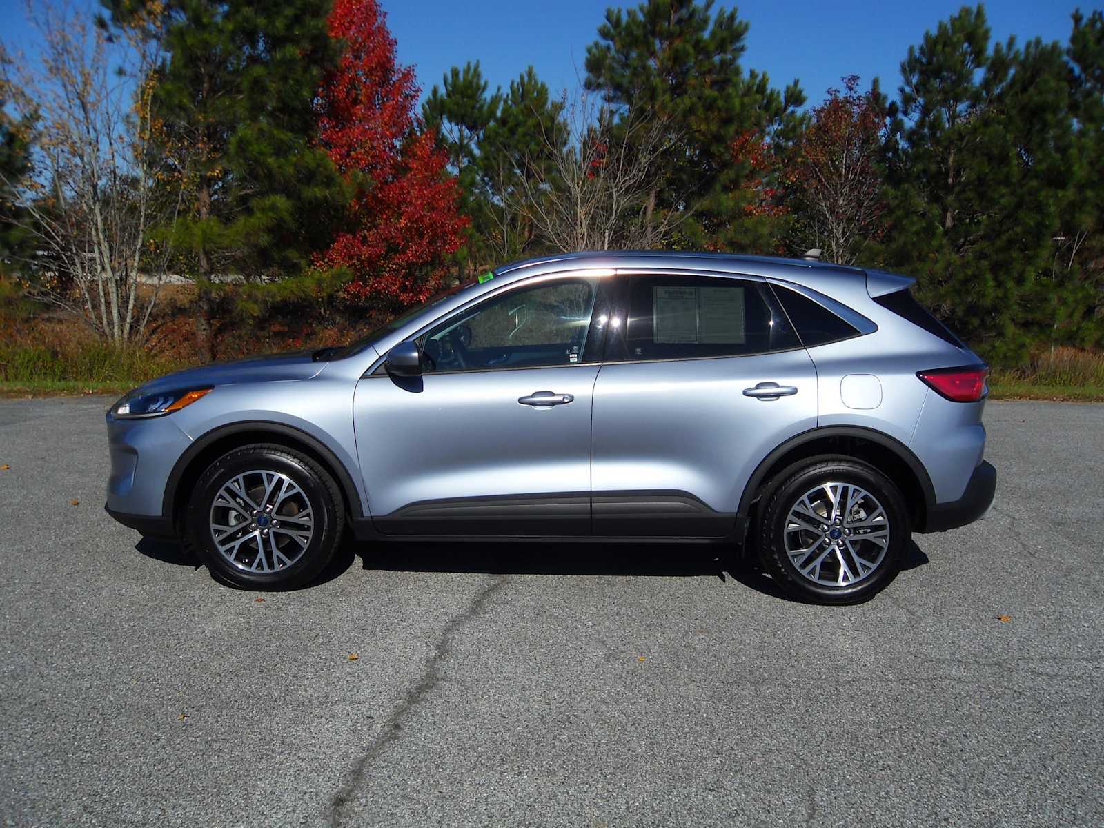 2022 Ford Escape SEL photo 2