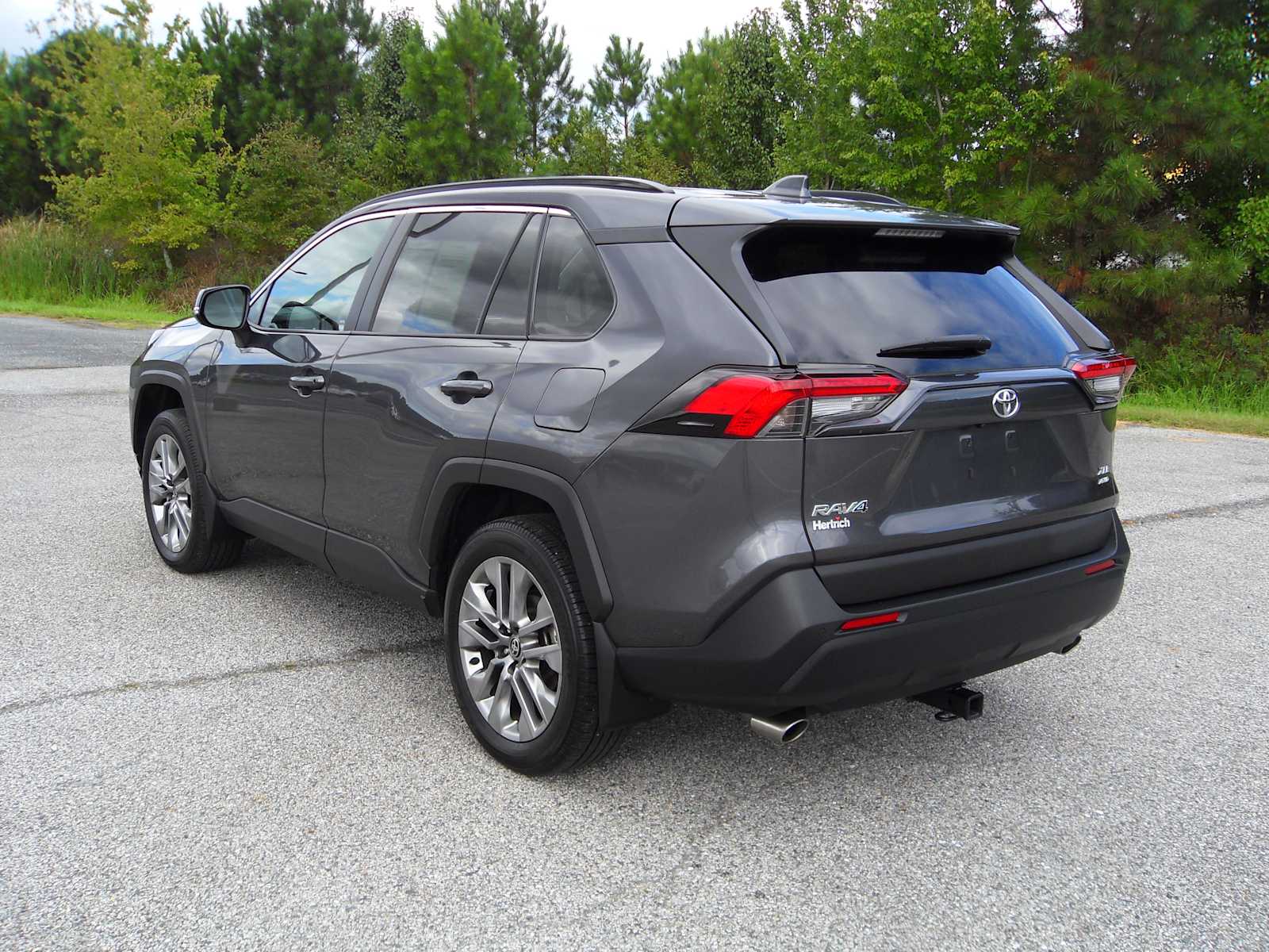 2024 Toyota RAV4 XLE Premium photo 3