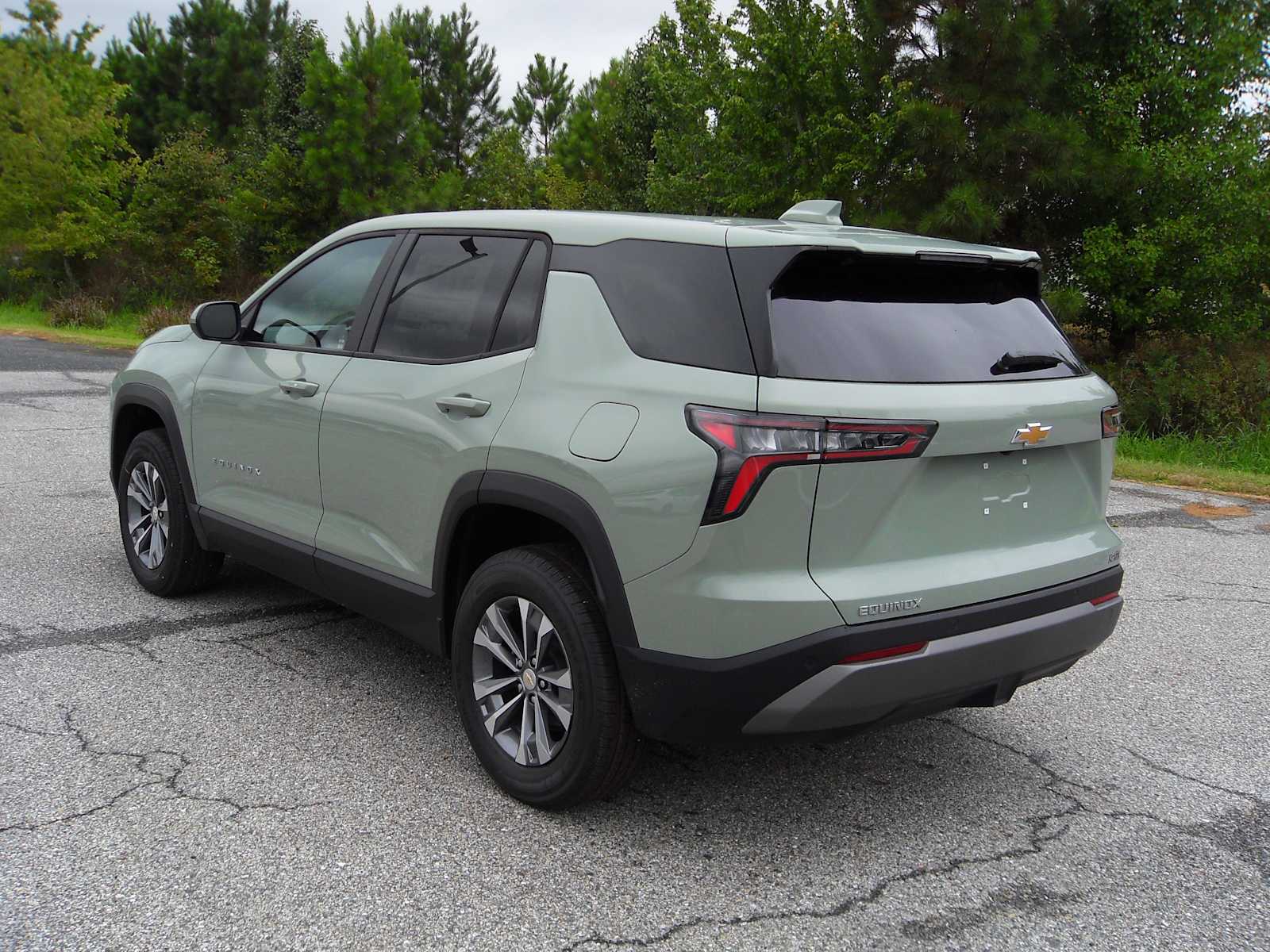 2026 Chevrolet Equinox LT photo 3