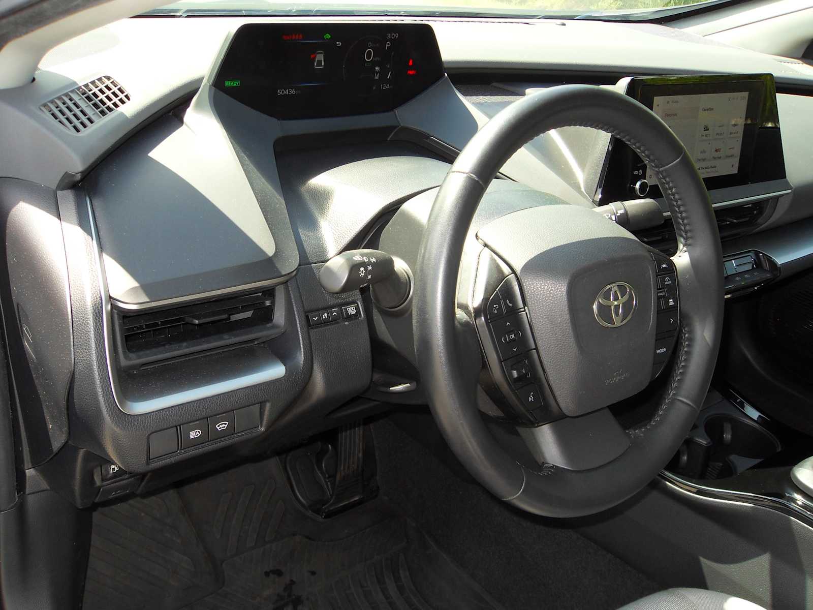 2023 Toyota Prius LE - Photo 26